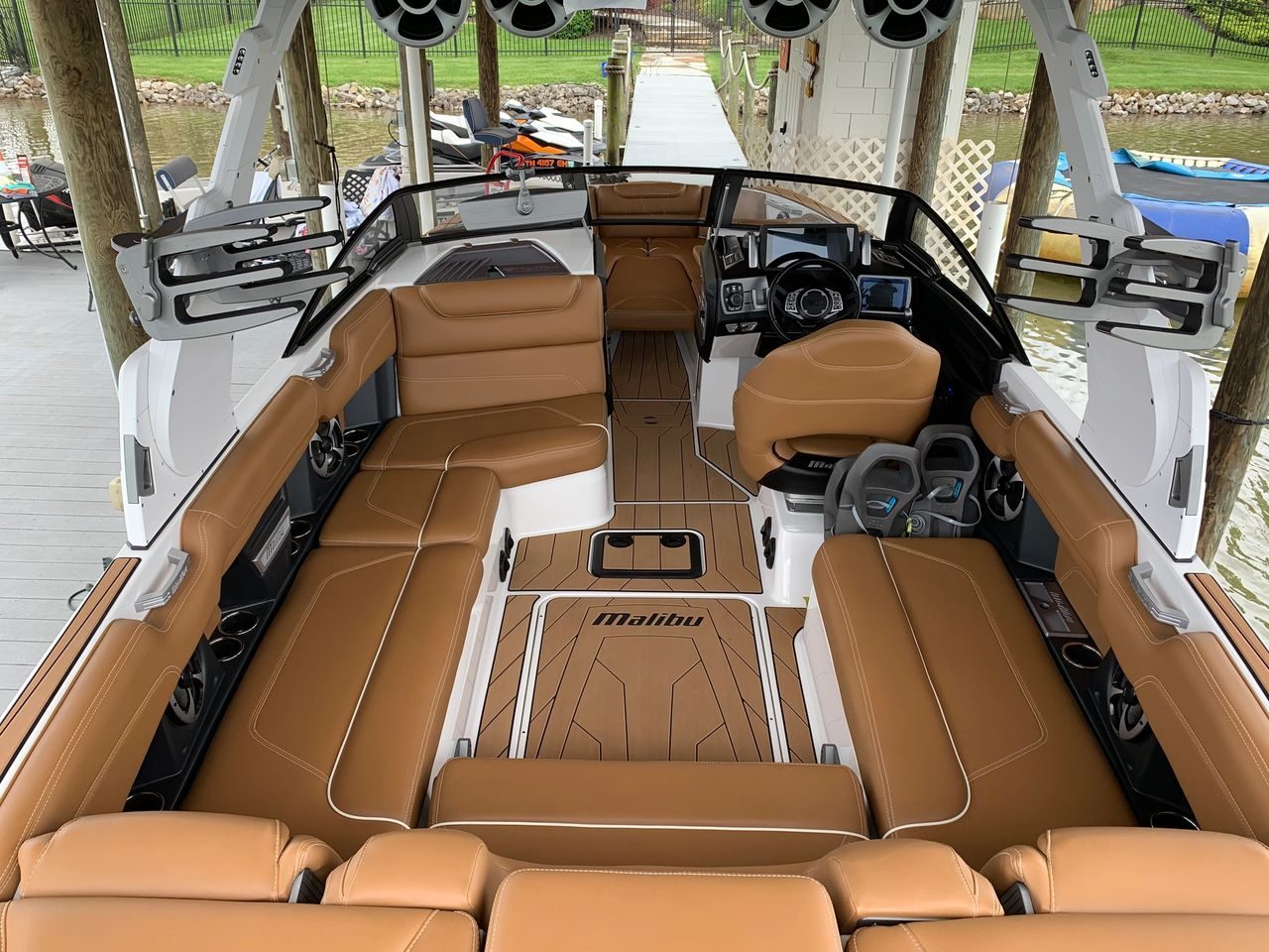 Boat detailing and gel coat polishing — Voge Detailing Fargo-Moorhead lakes area